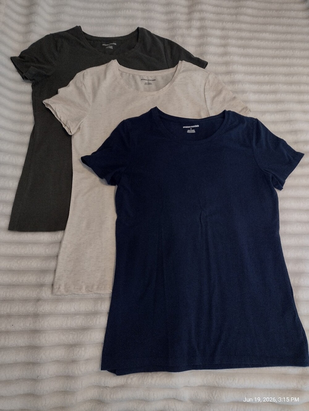 Lot of 3 Amazon Short Sleeve T-shirts Women's M Navy, Heather Cream, Olive